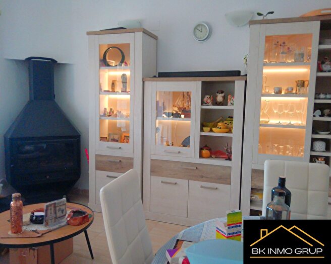 Casas en venta y pisos alquiler - 2
