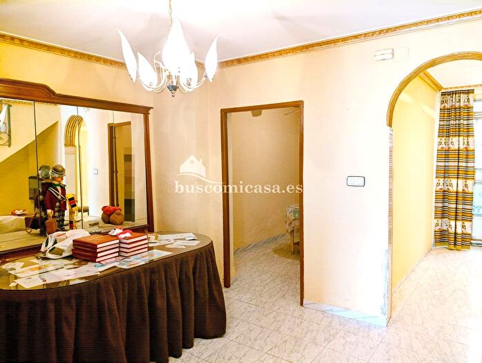 Casas en venta y pisos alquiler - 1