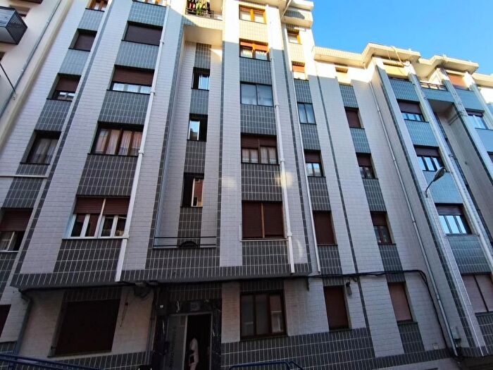 Casas en venta y pisos alquiler - 2