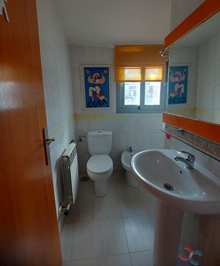 Casas en venta y pisos alquiler - 3