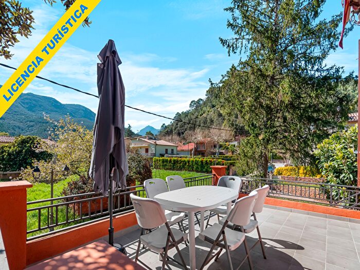 Casa en venta en Albanyà, Girona de 3 habitaciones