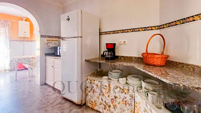 Casas en venta y pisos alquiler - 3