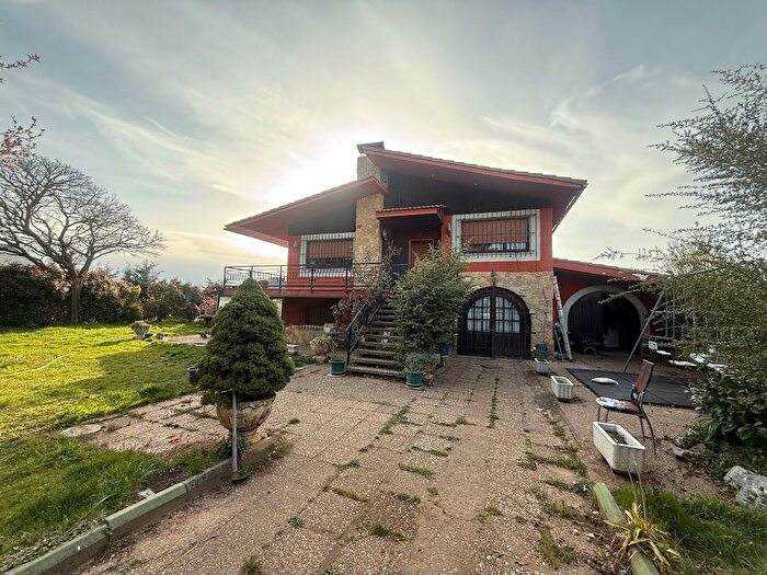 Casas en venta y pisos alquiler - 1