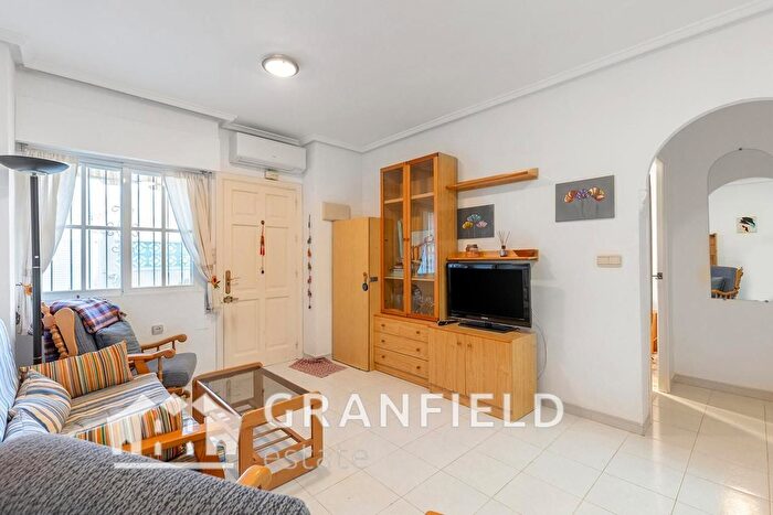 Casas en venta y pisos alquiler - 2