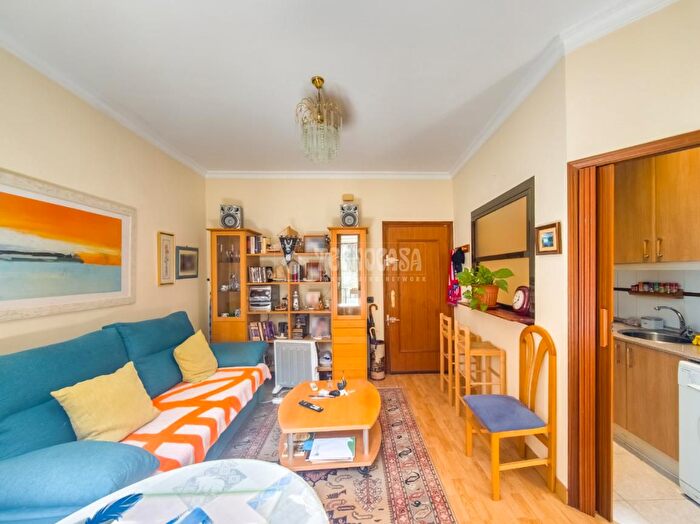 Casas en venta y pisos alquiler - 3