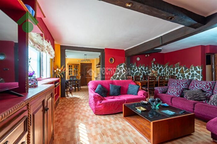 Casas en venta y pisos alquiler - 3