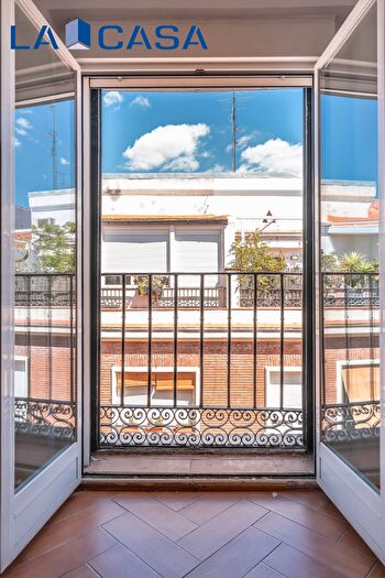 Casas en venta y pisos alquiler - 1