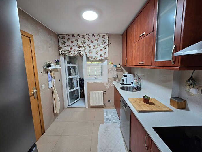 Casas en venta y pisos alquiler - 2
