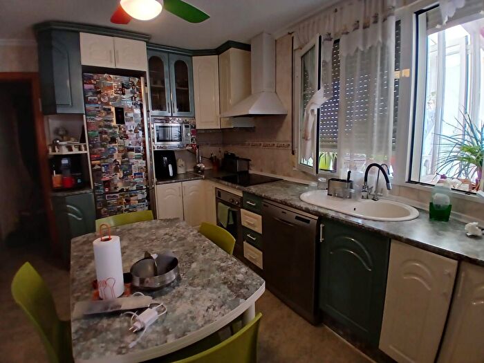 Casas en venta y pisos alquiler - 3