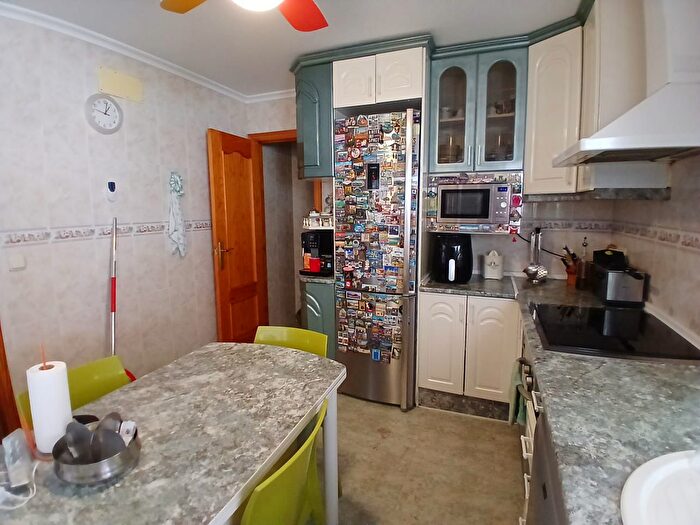 Casas en venta y pisos alquiler - 2