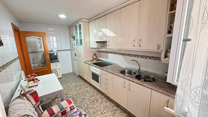 Casas en venta y pisos alquiler - 3