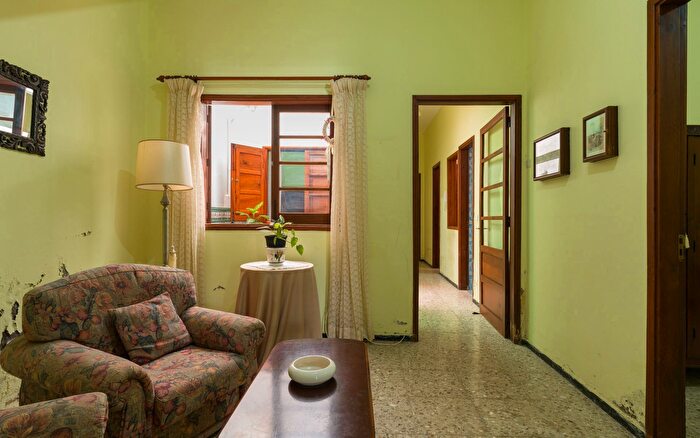 Casas en venta y pisos alquiler - 1