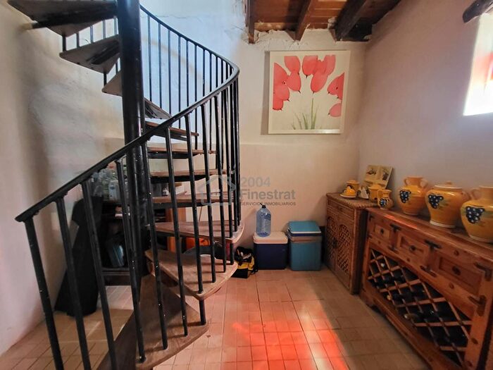 Casas en venta y pisos alquiler - 2