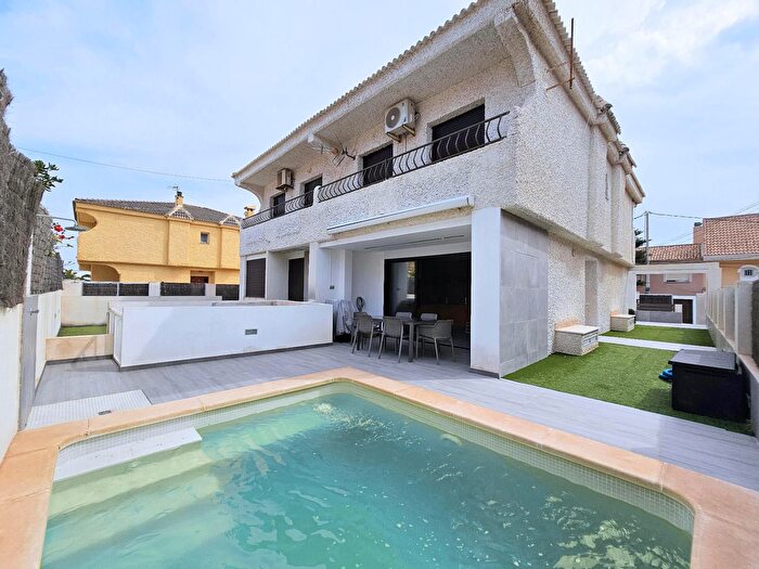 Casas en venta y pisos alquiler - 1