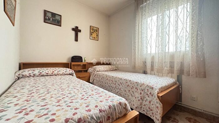 Casas en venta y pisos alquiler - 2