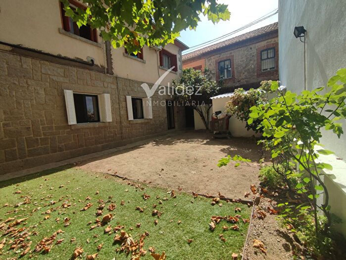 Casas en venta y pisos alquiler - 1