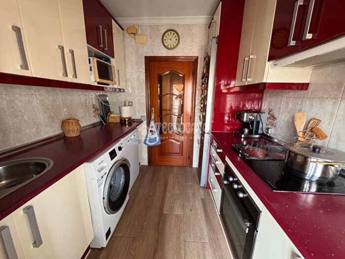 Casas en venta y pisos alquiler - 3