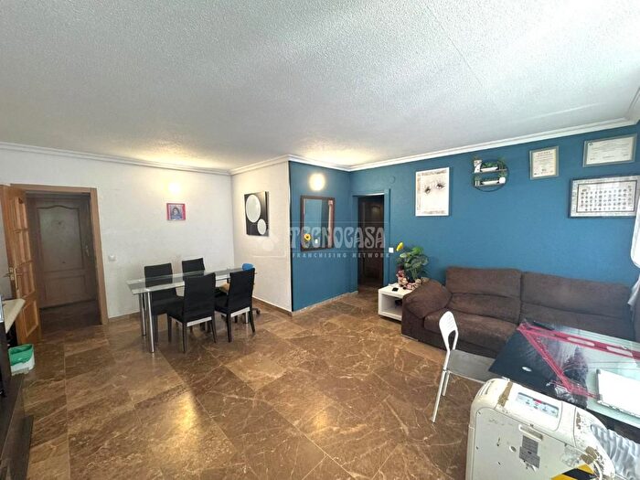 Casas en venta y pisos alquiler - 1