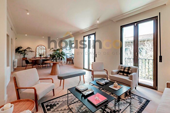 Piso en venta en Chamberí, Almagro de 3 habitaciones