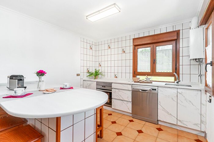 Casas en venta y pisos alquiler - 3