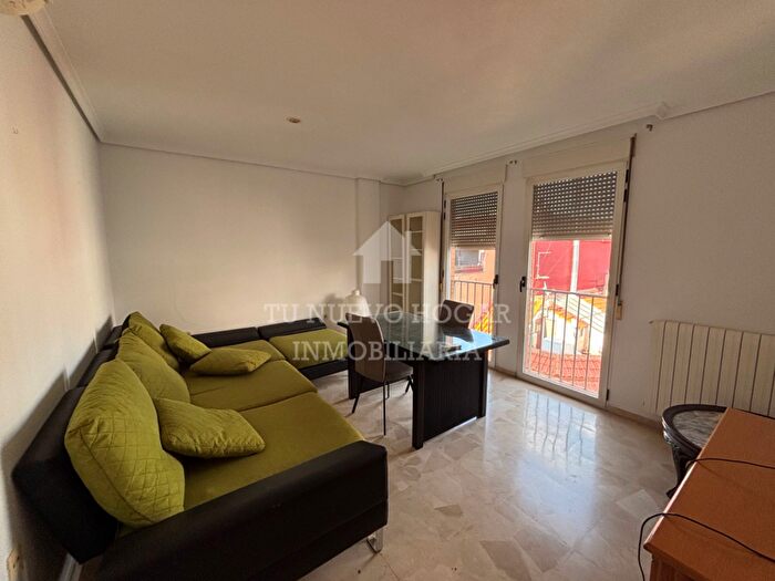 Casas en venta y pisos alquiler - 1