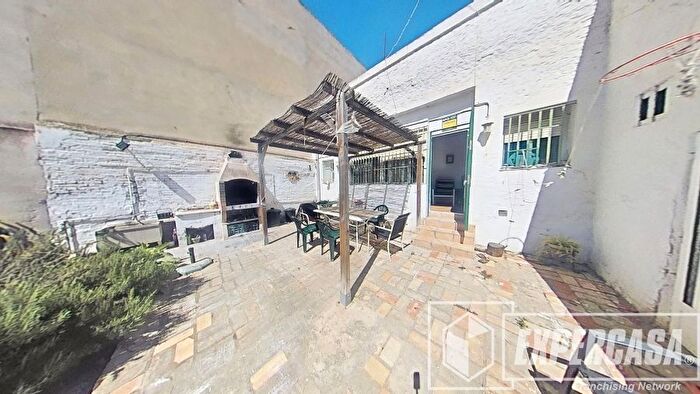 Casas en venta y pisos alquiler - 1
