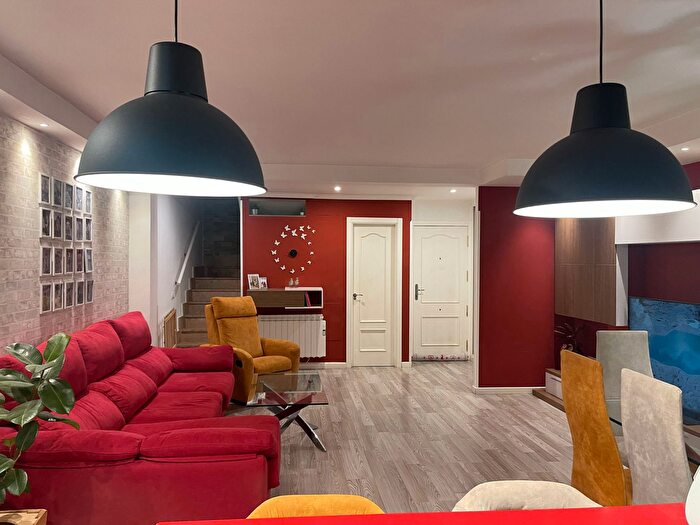 Casas en venta y pisos alquiler - 1