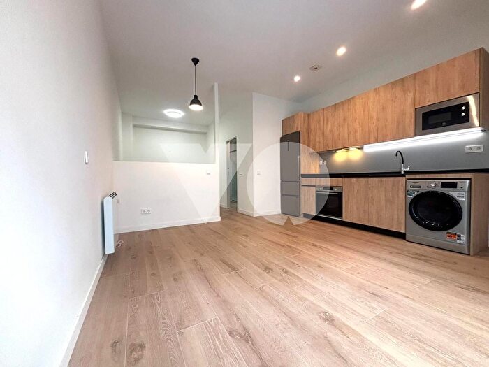 Casas en venta y pisos alquiler - 1