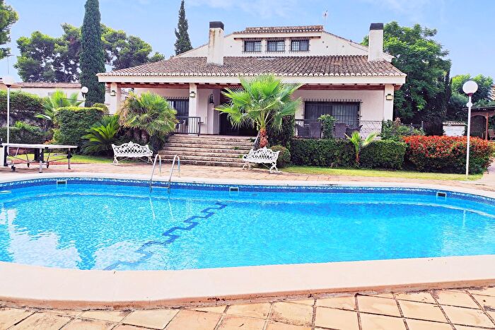 Casa en venta en Montealegre, LEliana de 7 habitaciones