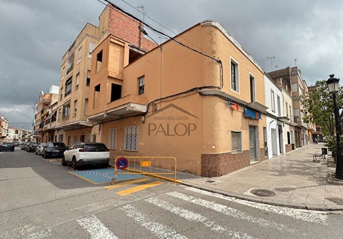 Casas en venta y pisos alquiler - 1