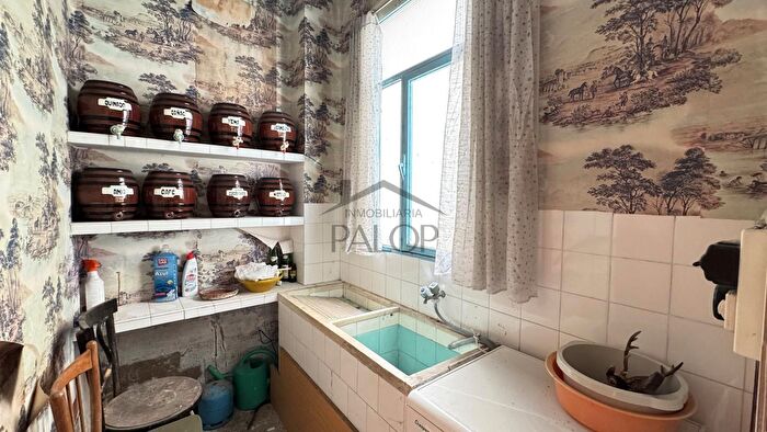 Casas en venta y pisos alquiler - 3