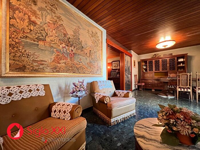 Casas en venta y pisos alquiler - 1