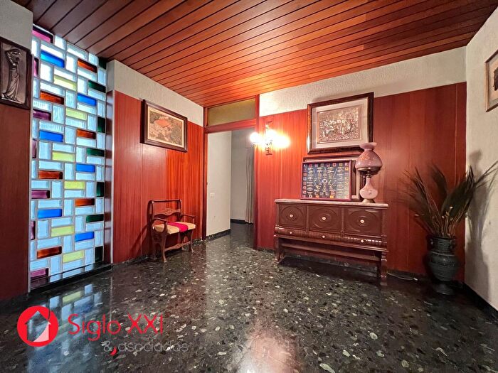 Casas en venta y pisos alquiler - 2