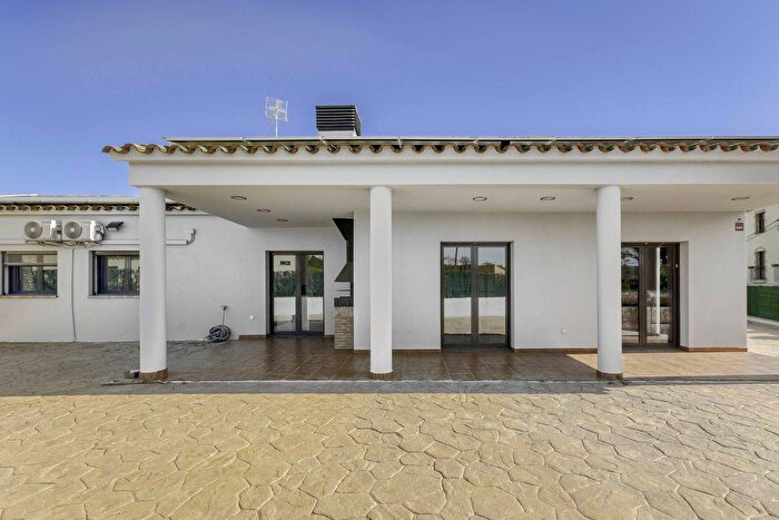 Casa en venta en Cataluña, Girona de 4 habitaciones