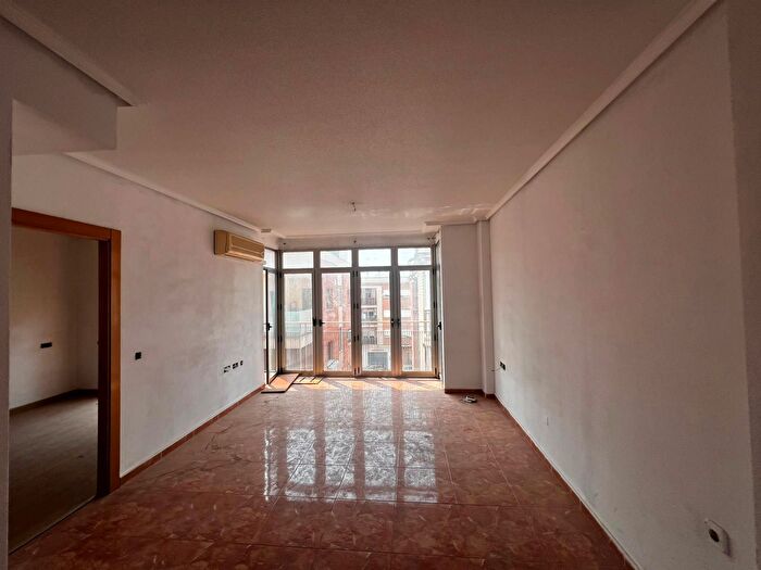Casas en venta y pisos alquiler - 1