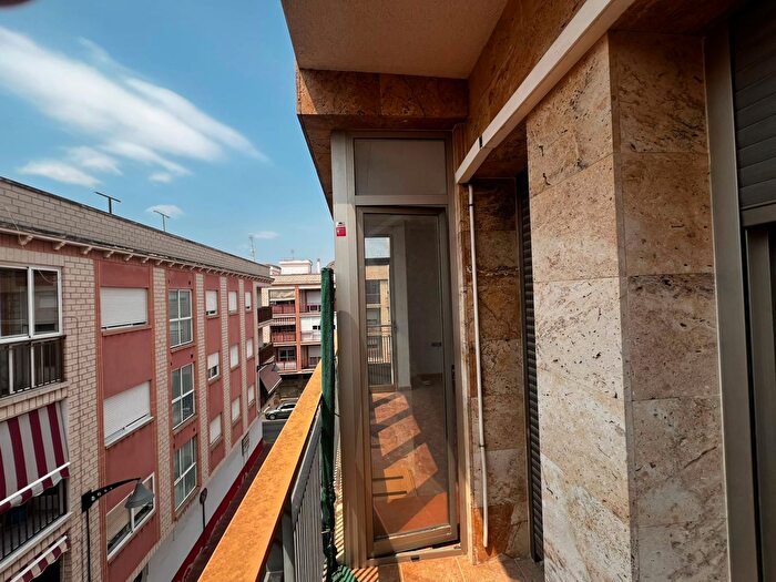 Casas en venta y pisos alquiler - 2