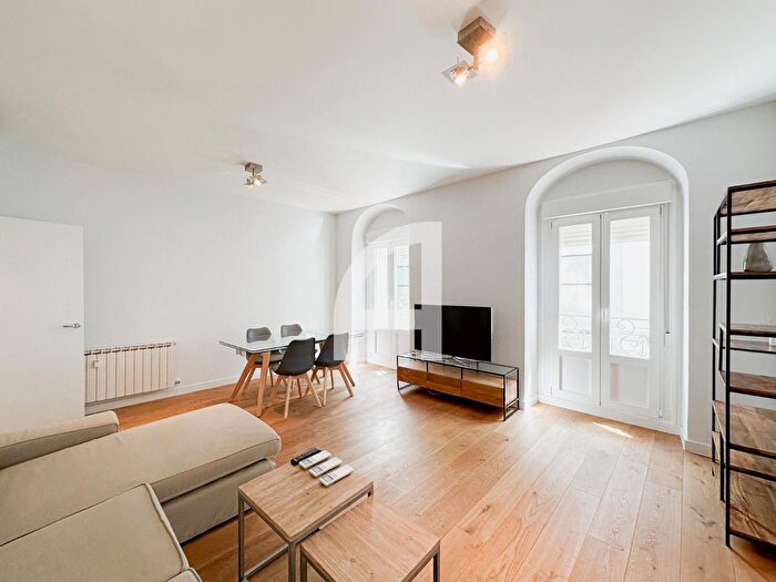 Casas en venta y pisos alquiler - 3