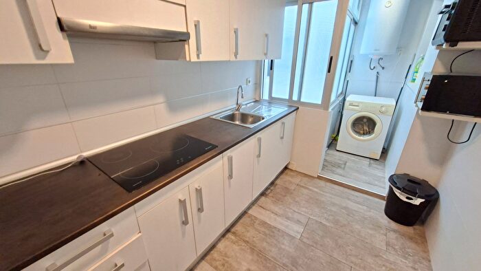 Casas en venta y pisos alquiler - 3