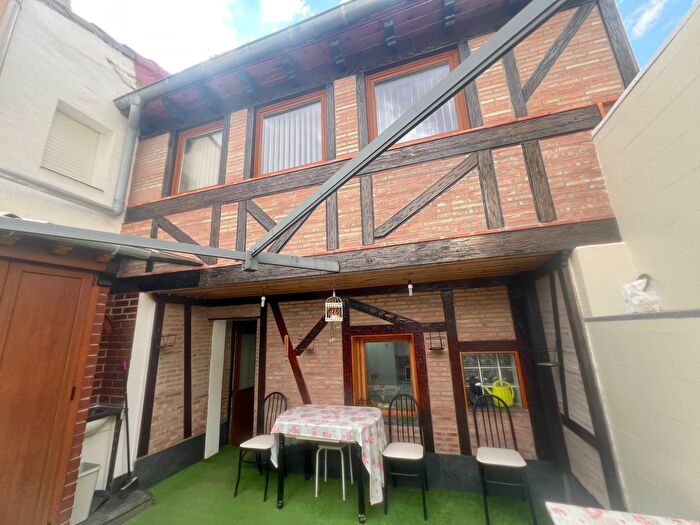 Casas en venta y pisos alquiler - 1