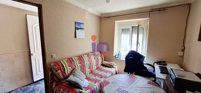 Casas en venta y pisos alquiler - 3