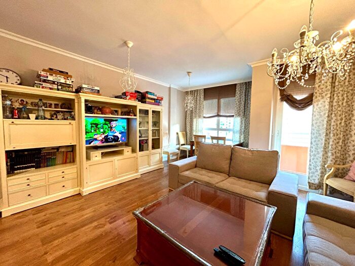 Casas en venta y pisos alquiler - 1