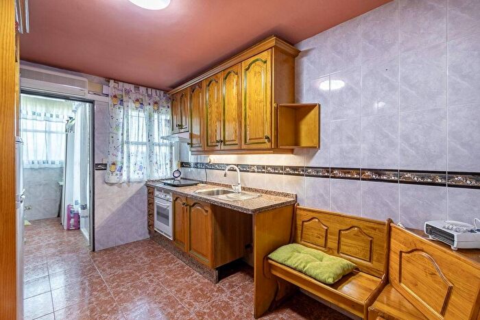 Casas en venta y pisos alquiler - 3