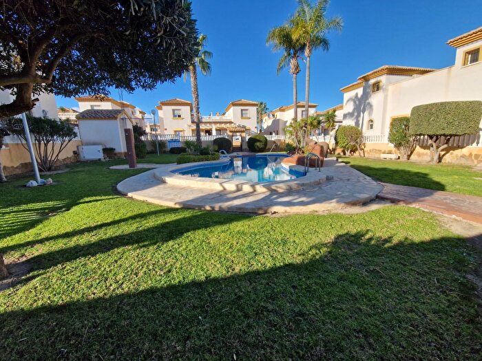 Piso en venta en Orihuela Costa, Los Almendros de 3 habitaciones