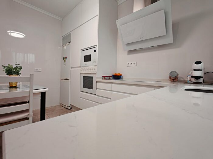 Casa en venta en Centro Doña Mercedes, Dos Hermanas de 4 habitaciones