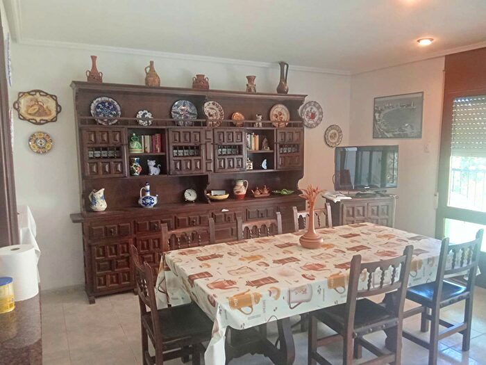 Casas en venta y pisos alquiler - 2
