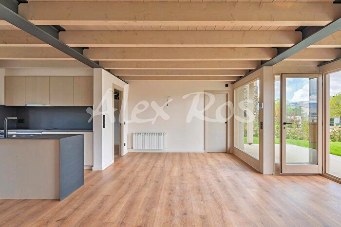 Casas en venta y pisos alquiler - 3