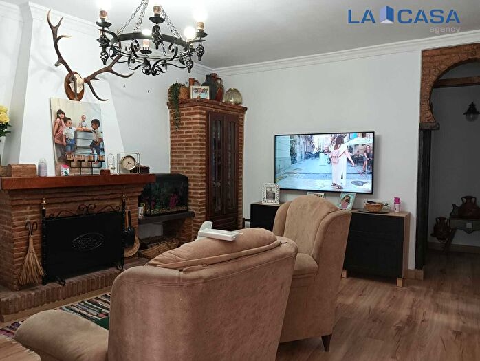 Casas en venta y pisos alquiler - 1