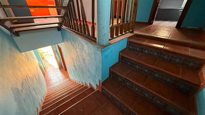 Casas en venta y pisos alquiler - 3