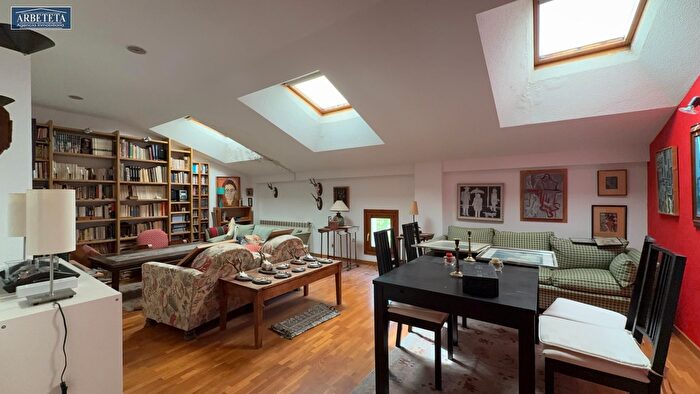 Casas en venta y pisos alquiler - 1
