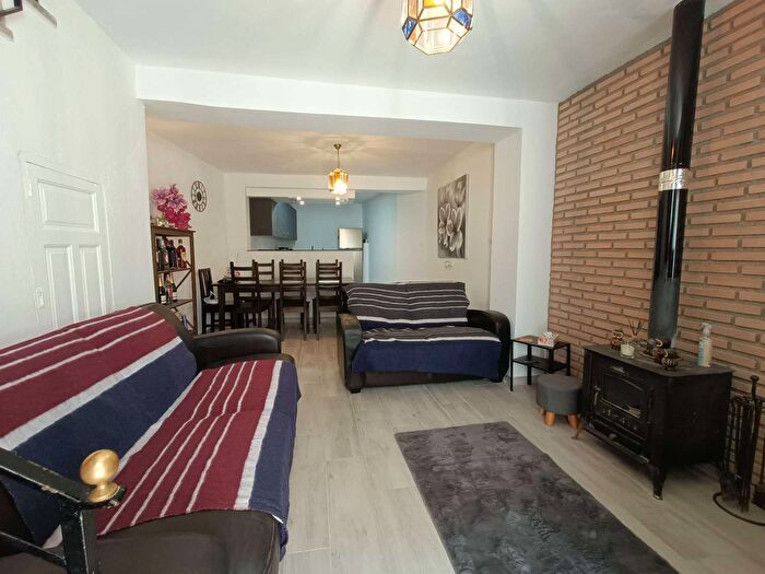 Casas en venta y pisos alquiler - 3